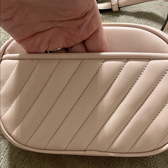 Michael Kors Women Plush Pink Faux Leather Crossbody Bag Feminine Contemporary - Picture 3 of 8